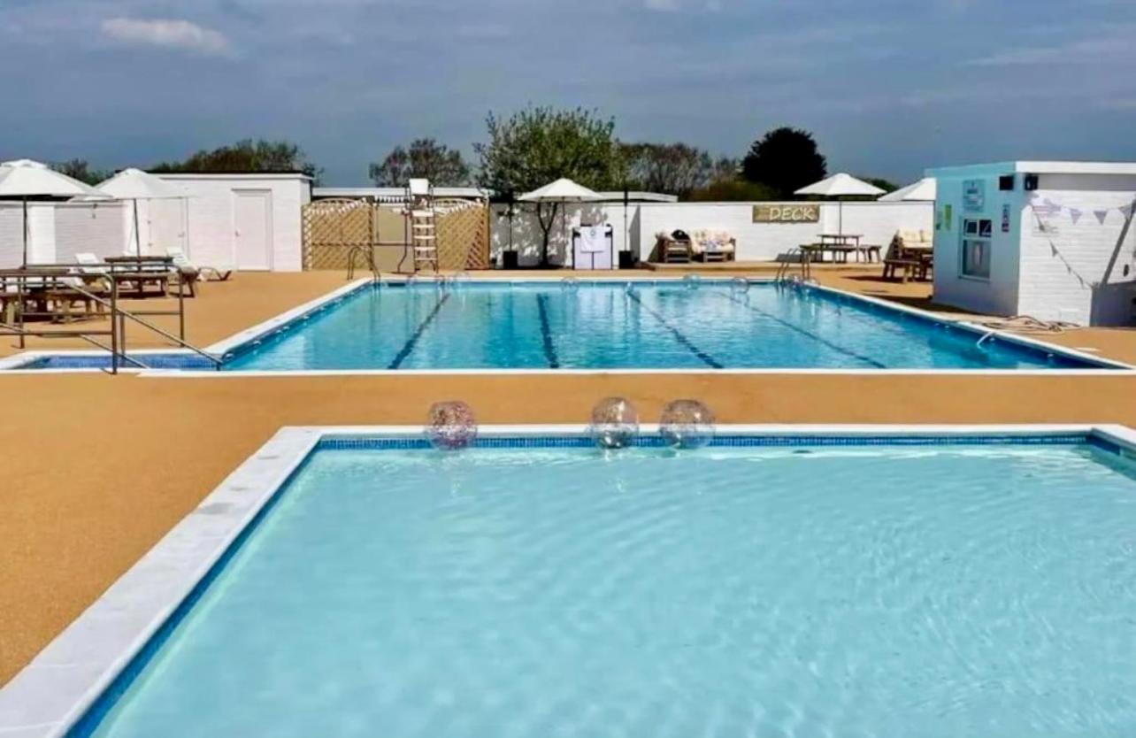 Villa 50 Toledo, Selsey Country Club Exterior foto